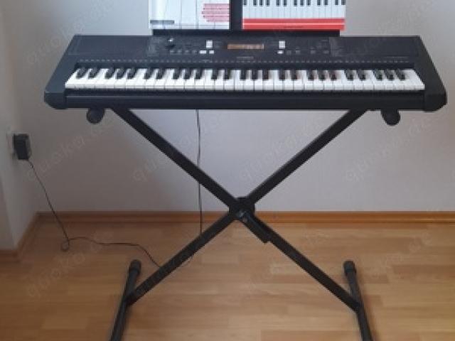 Verkaufe Yamaha Keyboard PSR E363 mit OVP mit Ständer und Notenbüchern - 1